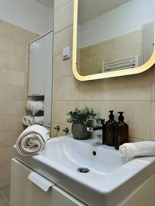 Park West Terrace With Private Parking Apartamento Budapeste